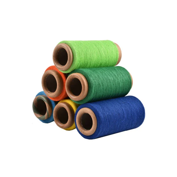 Fios de algodão tingido reciclado para crochê